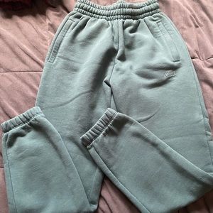 Loungewear 1.0, oner active. Green joggers/sweatpants. Size XS